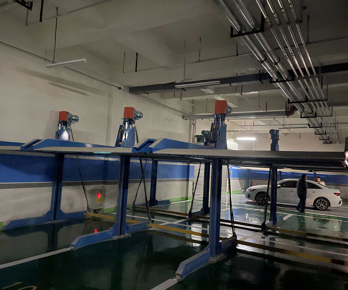 雁江区三层立体车库的防坠落装置